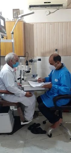 Doctor consulting a patient